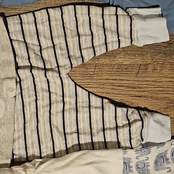 *BUNDLE* 3 BABY BOY OUTFITS 3TO6MO. - Picture 5 of 7